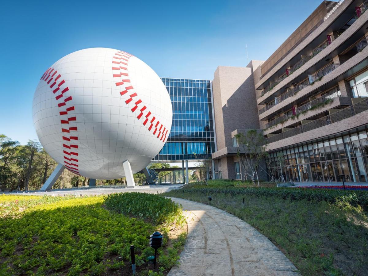 Fame Hall Garden Hotel Longtan Exterior photo Baseball Museum of Taiwan