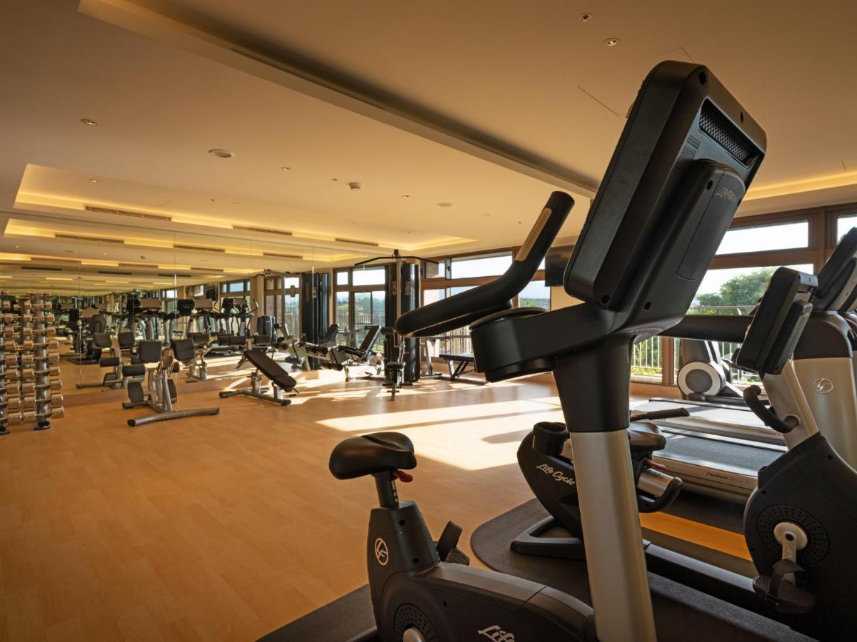 Fame Hall Garden Hotel Longtan Exterior photo The gym at the Shangri-La Hotel, Kuala Lumpur